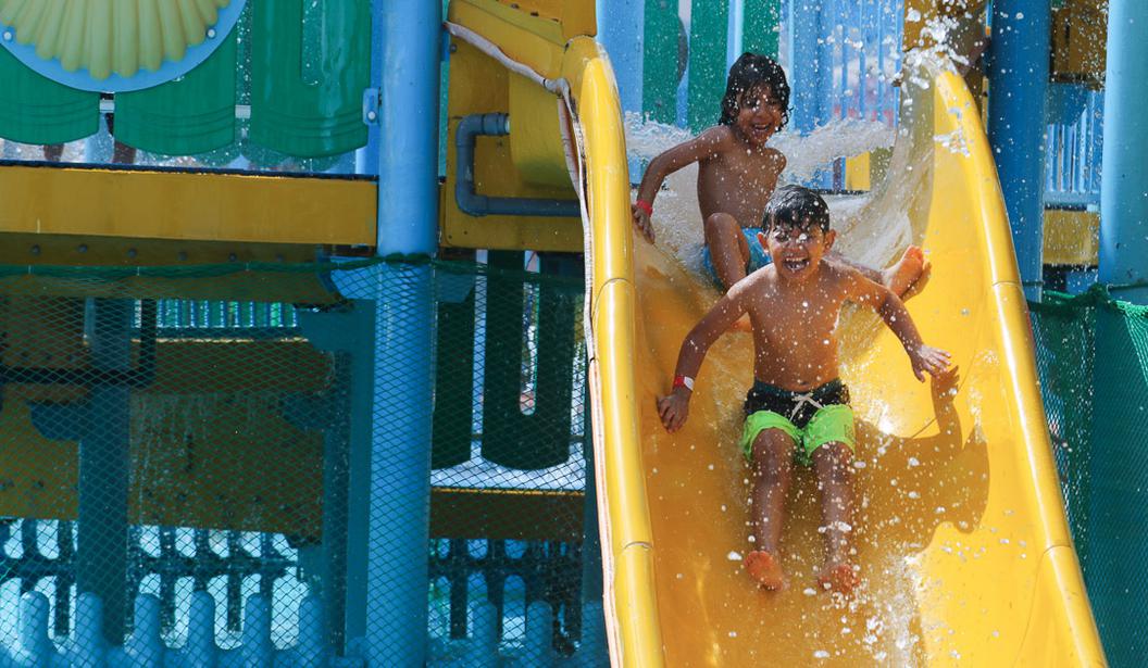 water slide at splash n party Dubai